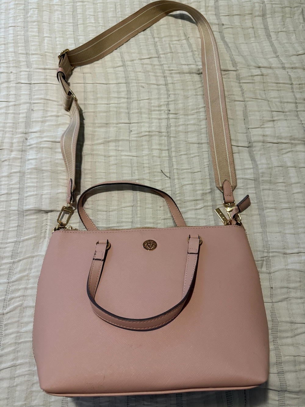 Anne Klein faux leather shoulder bag pink